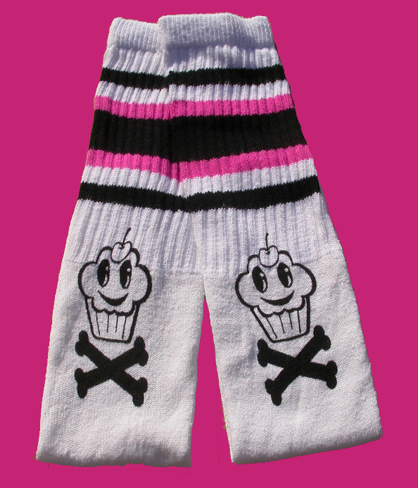 cupcake sock with skull and bones